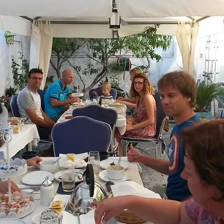 Oda ve Kahvaltı Gi & Gio *